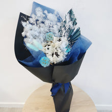 Load image into Gallery viewer, Lapis Love Dried bouquet
