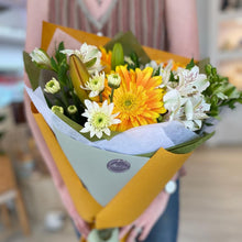Load image into Gallery viewer, Florist Choice Bouquet
