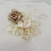Load image into Gallery viewer, Wrist Corsage in cream &amp; gold
