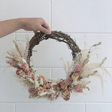 Load image into Gallery viewer, Natural Pinky Wreath
