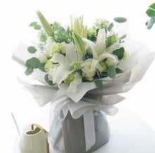 Load image into Gallery viewer, Lily Bouquet
