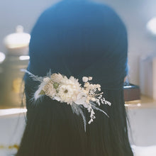 Load image into Gallery viewer, Hair Clip- Dried Flower
